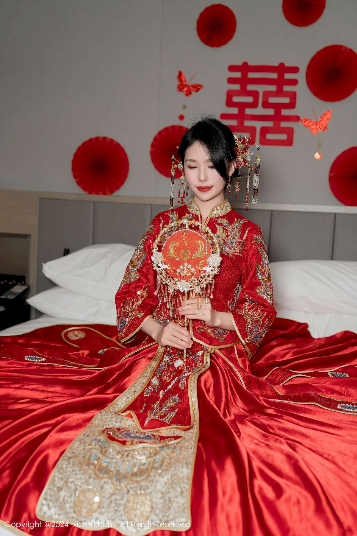 美女模特抖娘利世紅色婚服新婚之夜主題