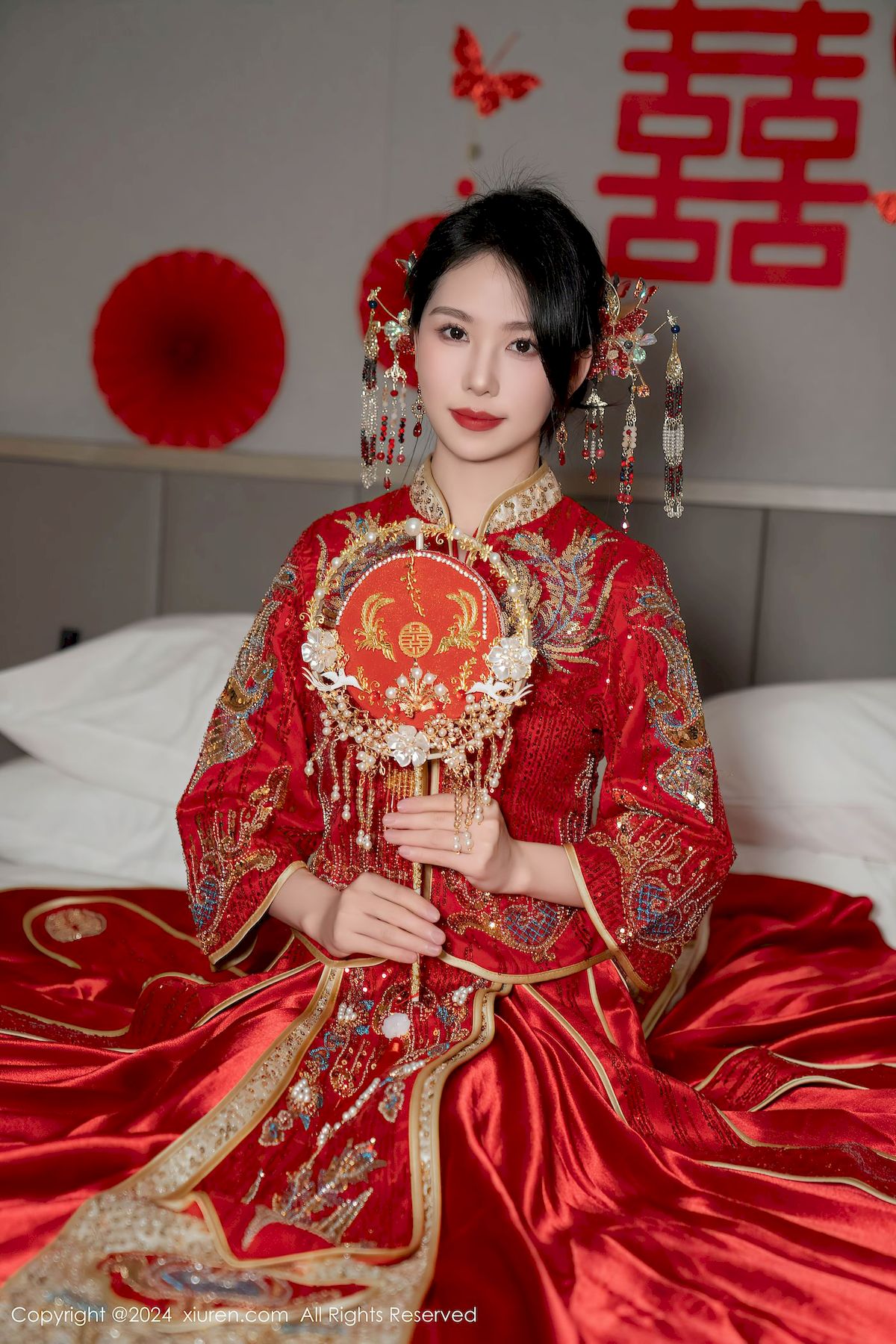 美女模特抖娘利世紅色婚服新婚之夜主題