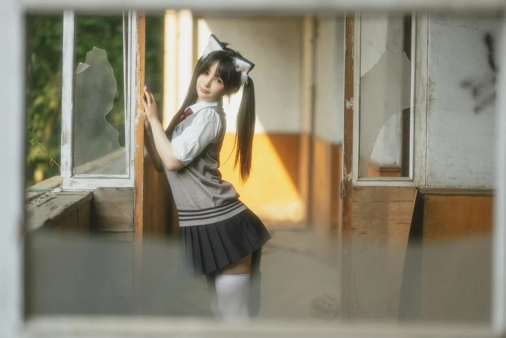 誘惑學(xué)生裝美女