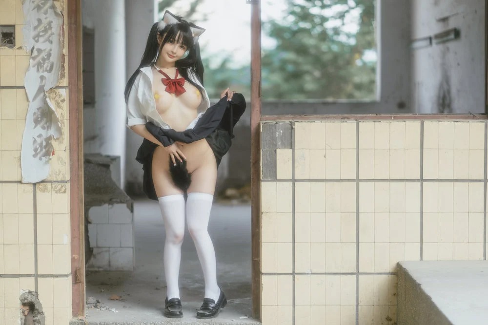 誘惑學(xué)生裝美女