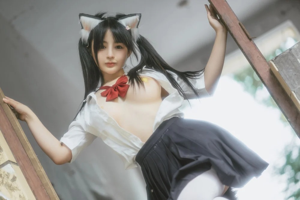 誘惑學(xué)生裝美女