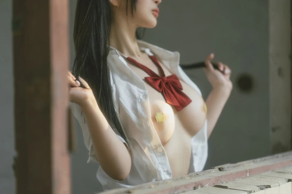 誘惑學(xué)生裝美女