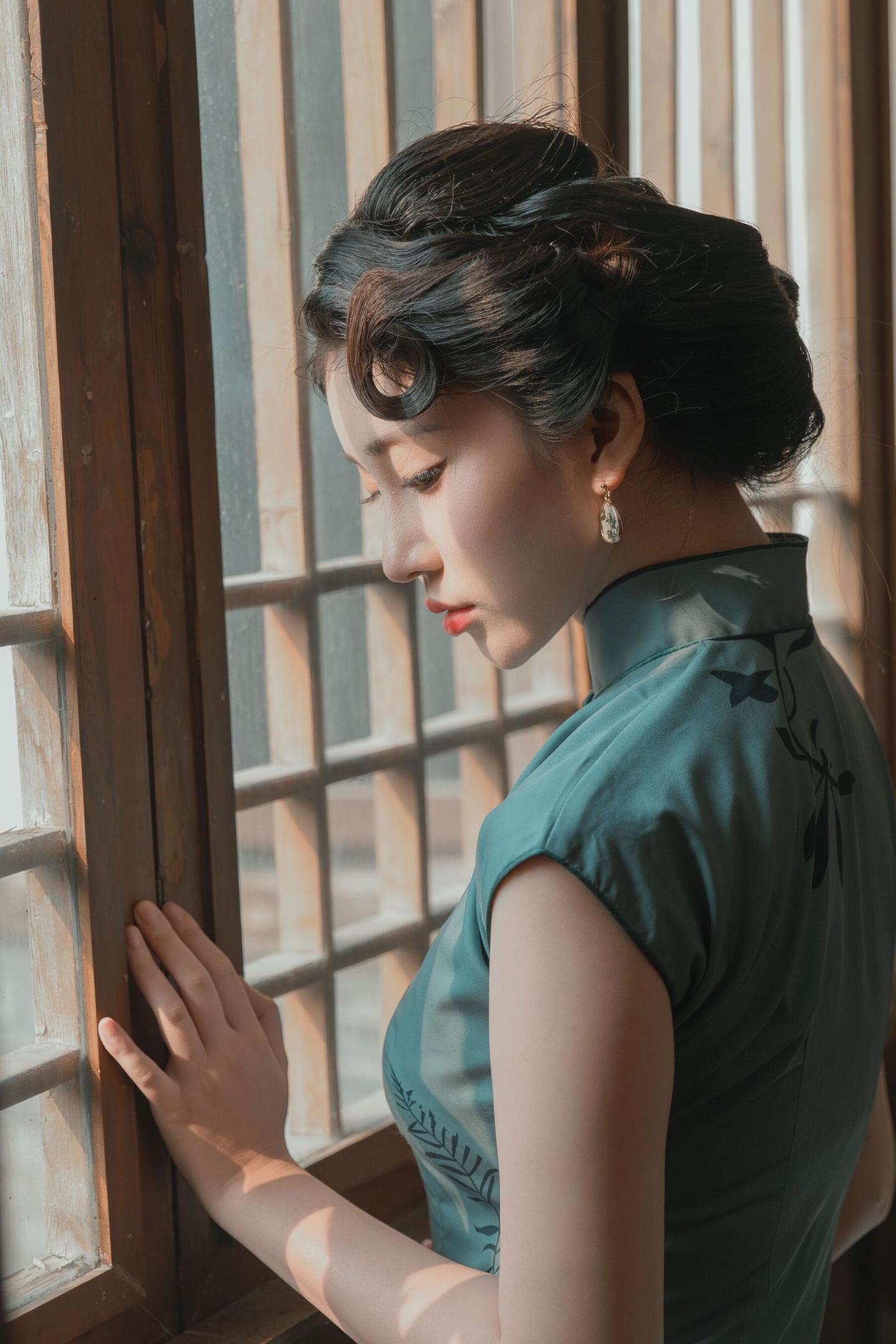 相思成河，情意綿綿，花開花落，歲月如梭_愛情的美妙與短暫