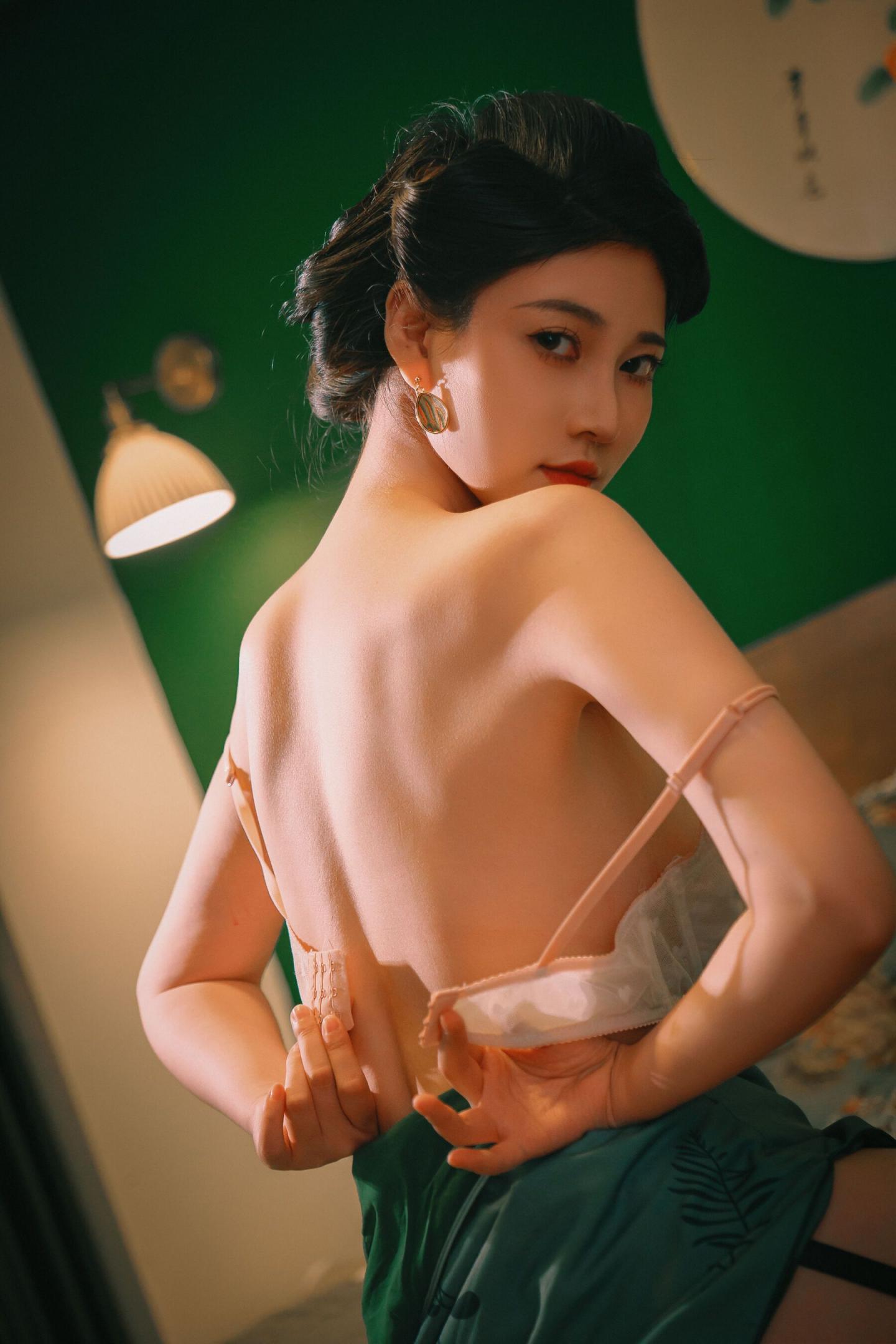 相思成河，情意綿綿，花開花落，歲月如梭_愛情的美妙與短暫